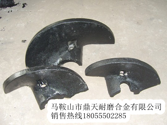 洛建瀝青攤鋪機配件，包括葉片、瓦蓋、熨平板低價(jià)供應
